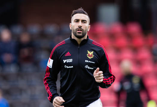 Östersunds Saman Ghoddos innan fotbollsmatchen i
