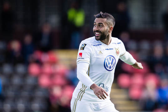 Östersunds Saman Ghoddos jublar