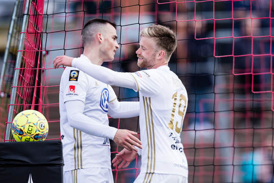 Östersunds Dino Islamovic jublar med Dennis Widgren