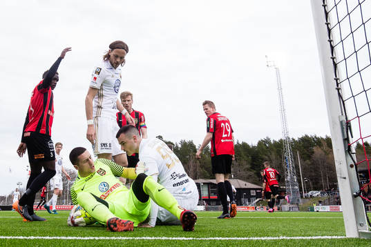 Östersunds Dino Islamovic Brommapojkarnas målvakt Nikola