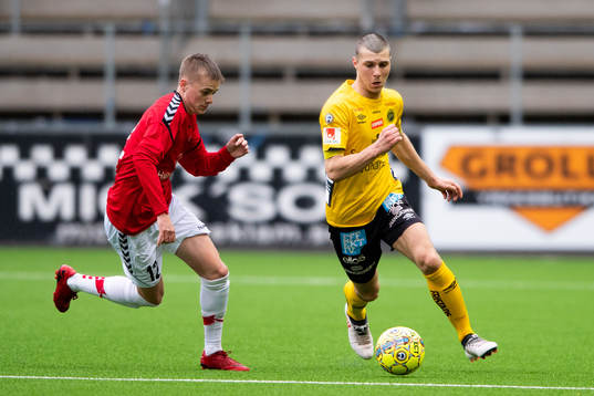 Elfsborgs Mattias Özgün och Kalmars Johan Arvidsson