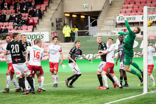 Tobias Lauritsen of Odd scores 2-0