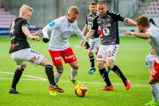 Vegard Amundsen Bergan of Odd, Tim Nilsen of Fredrikstad