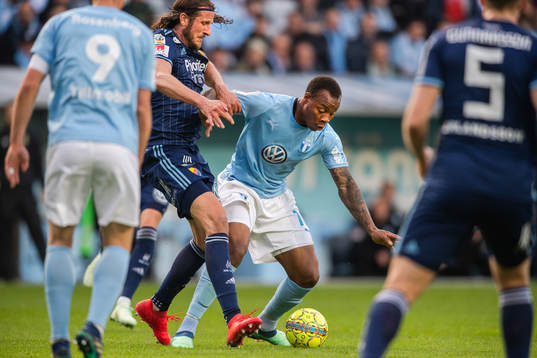 Malmö FFs Carlos Strandberg och Djurgårdens Jonas Olsson