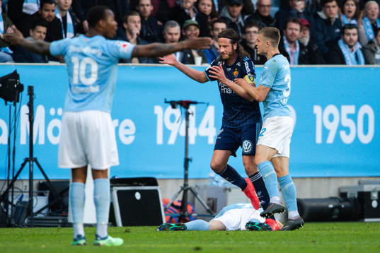 Djurgårdens Jonas Olsson och Malmö FFs Mattias Svanberg