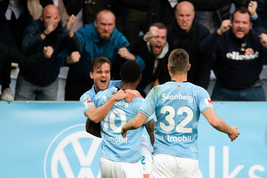 Malmö FFs Eric Larsson och Mattias Svanberg jublar med