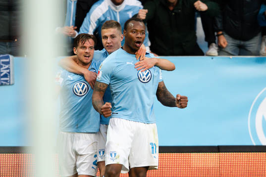 Malmö FFs Eric Larsson och Mattias Svanberg jublar med
