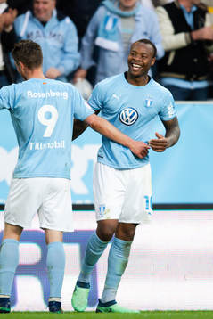Malmö FFs Markus Rosenberg jublar med Carlos Strandberg
