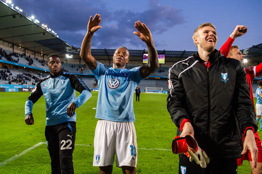Malmö FFs Carlos Strandberg  jublar