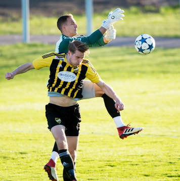 IFK Hässleholms Filip Ranmo i matchen i division 2 mellan