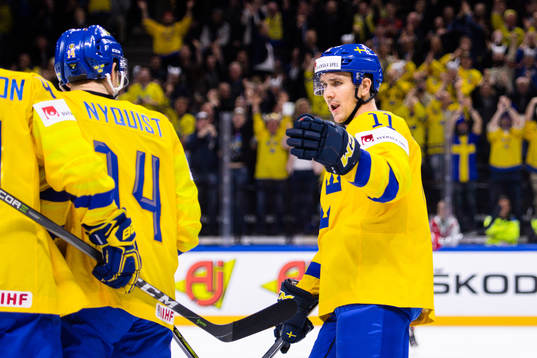 Sveriges Mikael Backlund jublar