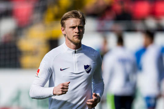 Norrköpings Kalle Holmberg före fotbollsmatchen i