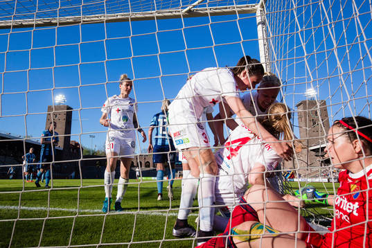 Rosengårds Glodis Perla Viggosdottir jublar med Simone