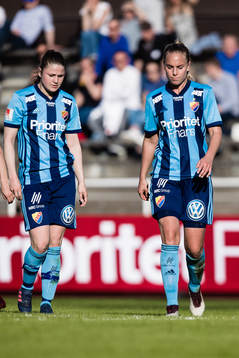 Djurgårdens Petronella Ekroth och Michelle Wörner deppar