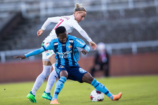 Djurgårdens Portia Boakye och Rosengårds Sanne