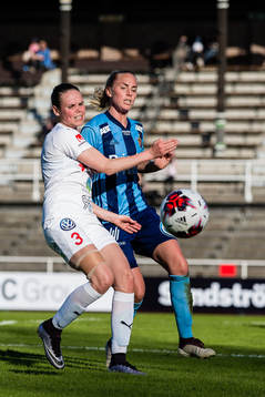 Djurgårdens Petronella Ekroth och Rosengårds Simone Boye