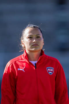 Rosengårds Alexandra Lowe Riley innan fotbollsmatchen i