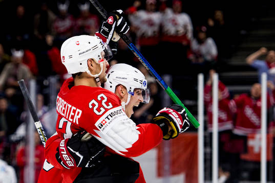 Bläddra bland fler bilder av Ishockey, Ishockey-VM 2018, Dag 2, Schweiz - Österrike