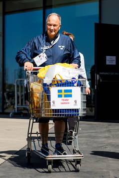 Sveriges materialförvaltare Anders Weiderstål påväg