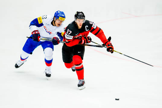 Jin Kyu Park of South Korea and Connor McDavid of Canada