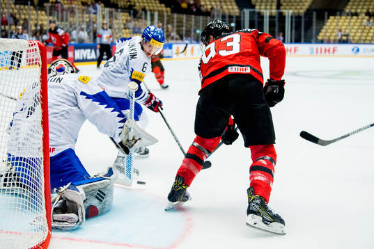 Ryan Nugent-Hopkins of Canada scores 1-0