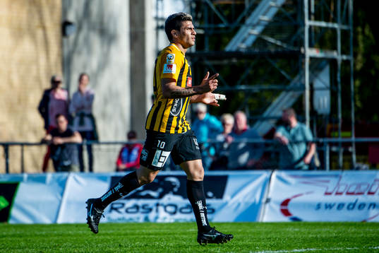 Häckens Paulinho jublar