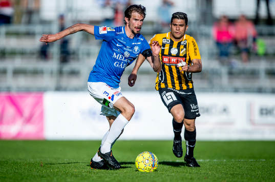 Trelleborgs Sebastian Ohlsson mot Häckens Paulinho