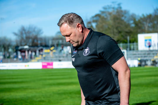Trelleborgs tränare Patrick Winqvist deppar
