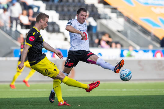 Simon Andreas Larsen of Start and Erik Martin Broberg of