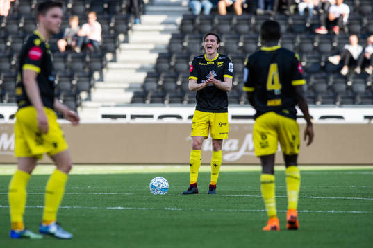 Kristjan Floki Finnbogason of Start looks dejected