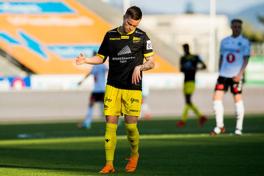 Aron Sigurdarson of Start reacts