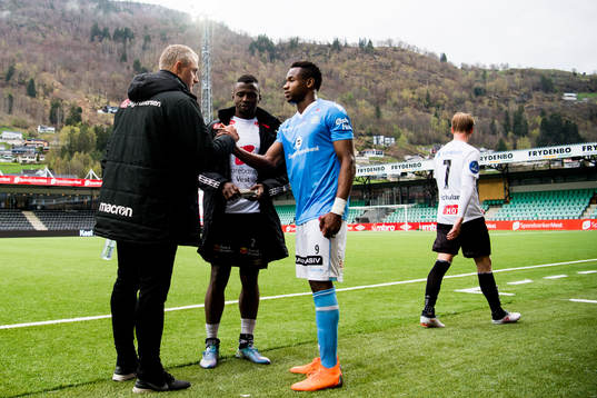 Bengt Sæternes, head coach of Sandnes Ulf, and Kachi of