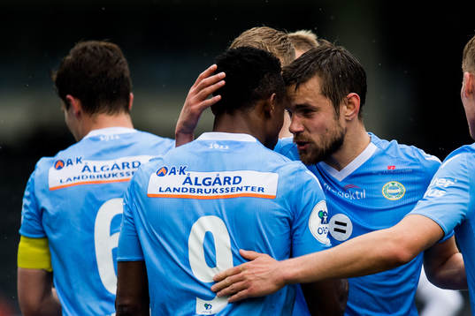 Kachi of Sandnes Ulf celebrates the 0-1 goal with Remi