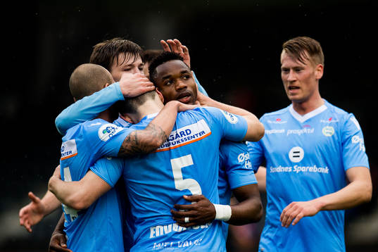 Kachi of Sandnes Ulf celebrates the 0-1 goal with teammates