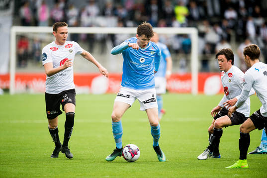 Joachim Soltvedt of Sogndal and Axel Kryger of Sandnes Ulf