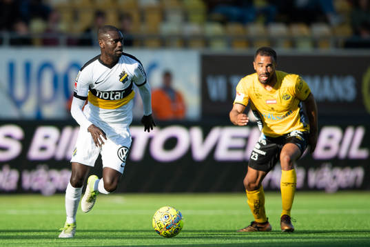 s Enoch Kofi Adu och Elfsborgs Alex Dyer