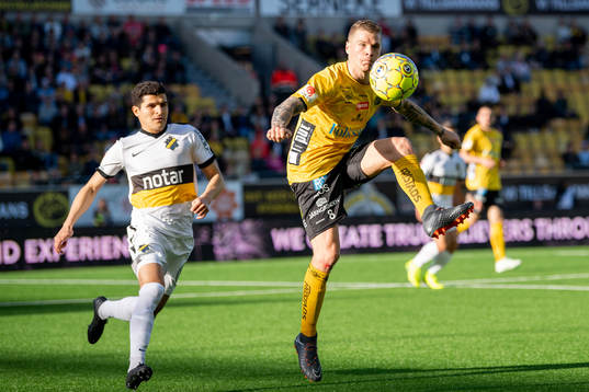 s Tarik Elyounoussi