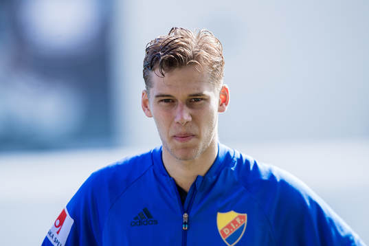 Djurgårdens Felix Beijmo innan fotbollsmatchen i