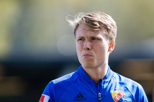 Djurgårdens Jonathan Augustinsson innan fotbollsmatchen i