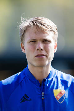 Djurgårdens Jonathan Augustinsson innan fotbollsmatchen i
