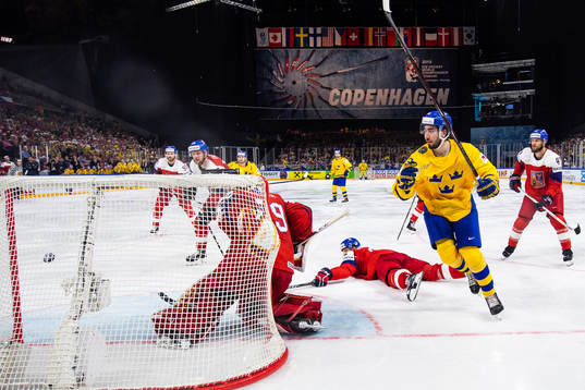 Sveriges Mika Zibanejad gör 3-1-målet bakom Tjeckiens