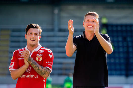 Kalmars Erton Fejzullahu och Viktor Elm jublar