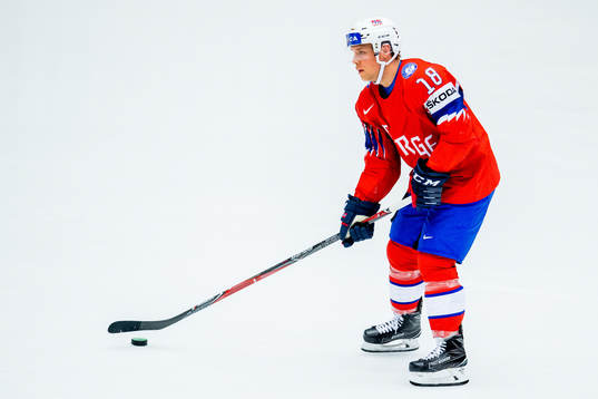 Tobias Lindström of Norway warms up