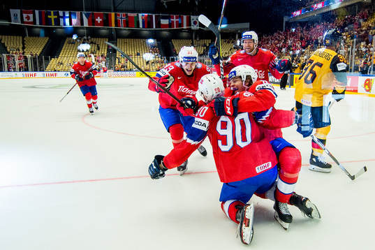 Daniel Sørvik of Norway celebrates with teammate Thomas