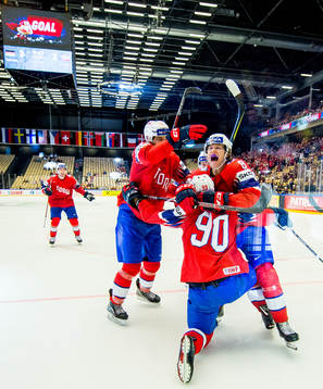 Daniel Sørvik of Norway celebrates with teammate Thomas