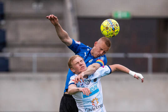 Bläddra bland fler bilder av Fotboll, Superettan, Gefle - Halmstad