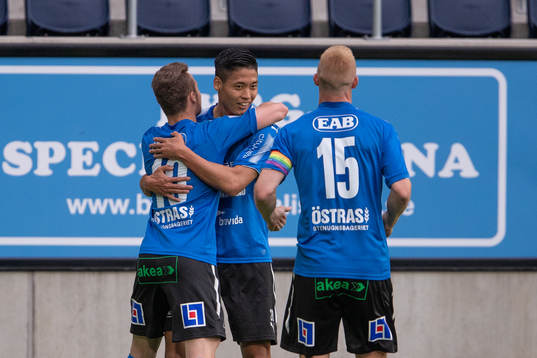 Halmstads Gabriel Gudmundsson och Peter Larsson jublar med