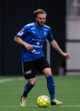 Halmstads Jesper Westerberg med bollen