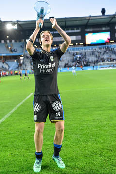 IFK Göteborgs  August Erlingmark jublar