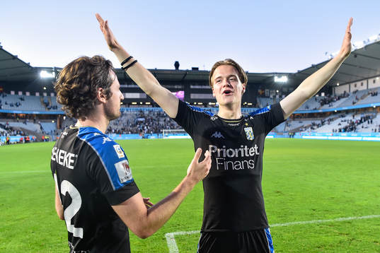 IFK Göteborgs Mikkel Diskerud och August Erlingmark jublar